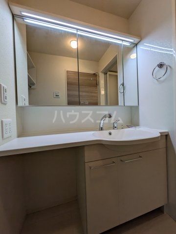 【藤枝市南新屋のアパートの洗面設備】