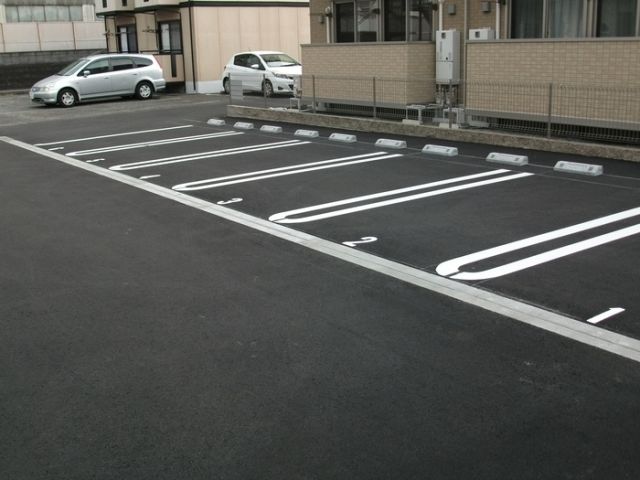 【藤枝市南新屋のアパートの駐車場】