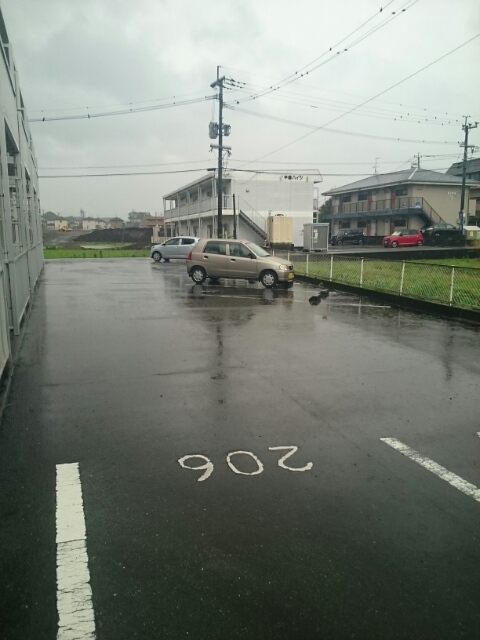 【畠田ハイツの駐車場】