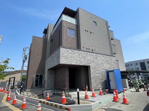 新潟市中央区幸町のマンションの建物外観