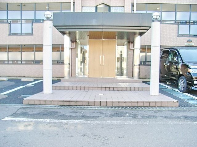 【国分寺市東元町のマンションのエントランス】