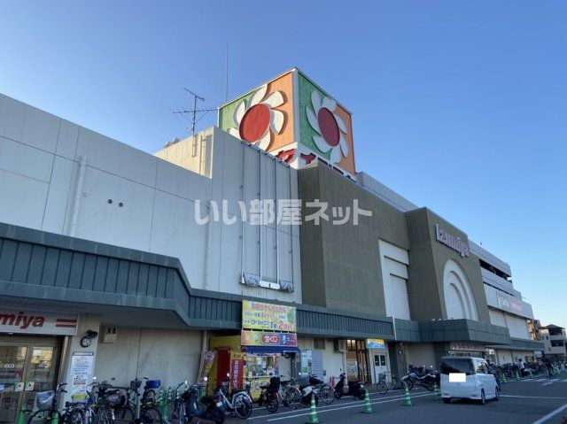 【和歌山市木広町のアパートのスーパー】