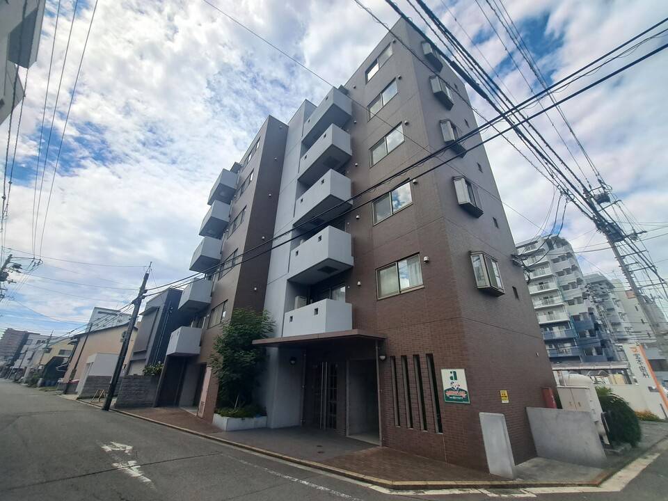 松山市土橋町のマンションの建物外観