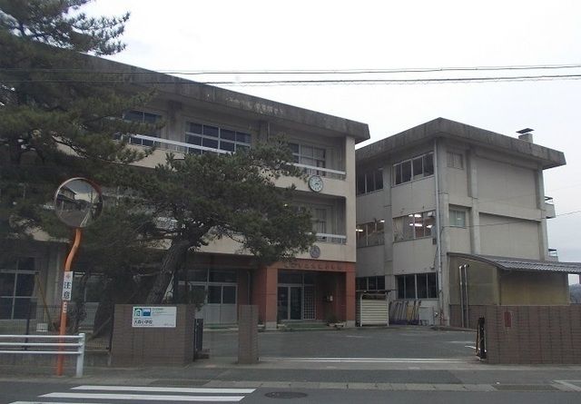 【福島市大森のアパートの小学校】