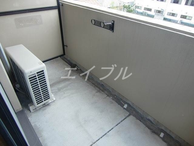 バルコニー　同物件別部屋の写真です