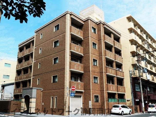 静岡市駿河区南町のマンションの建物外観