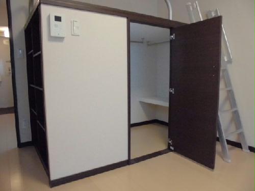 収納　ロフト下と横は収納になっております