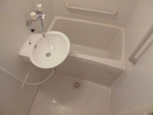 バス・シャワールーム　バス・トイレは完全個別です。