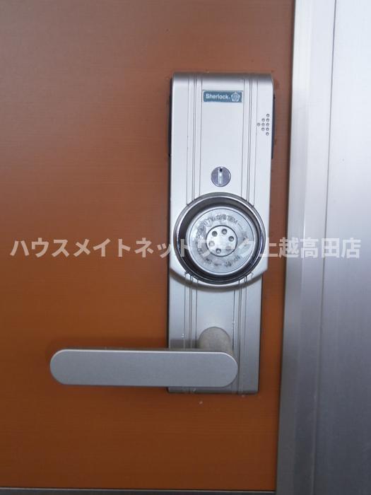 セキュリティ　カードキー（同室タイプの２０３号室を掲載）