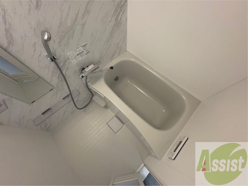 バス・シャワールーム　お風呂になります。一日の疲れを癒してくださいね。