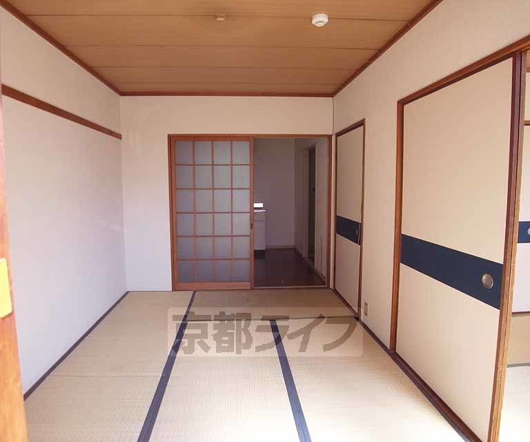 居室・リビング　風情のある和室のお部屋です。