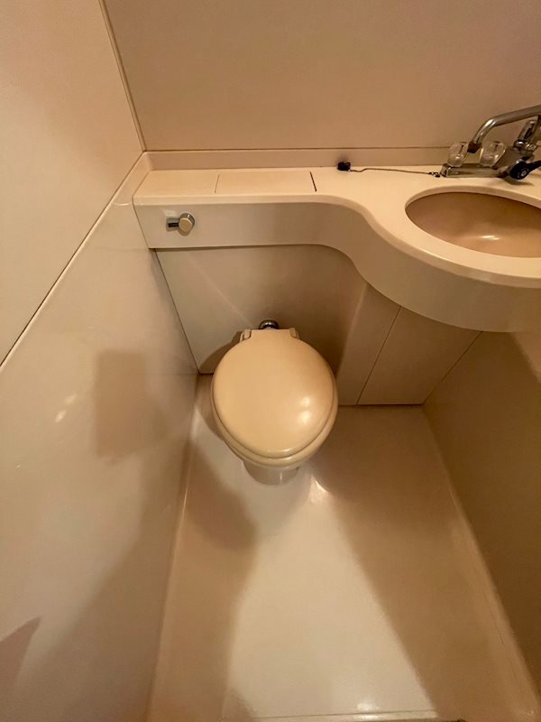 トイレ　※別部屋の参考写真です