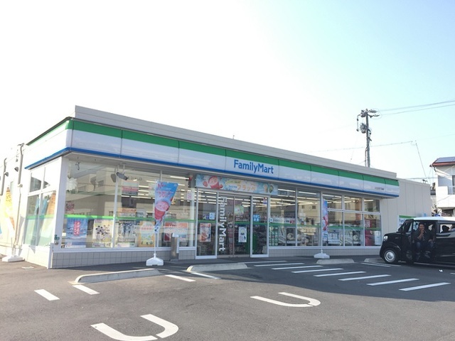 コンビニ　ファミリーマート浜松泉四丁目店（コンビニ）まで113m