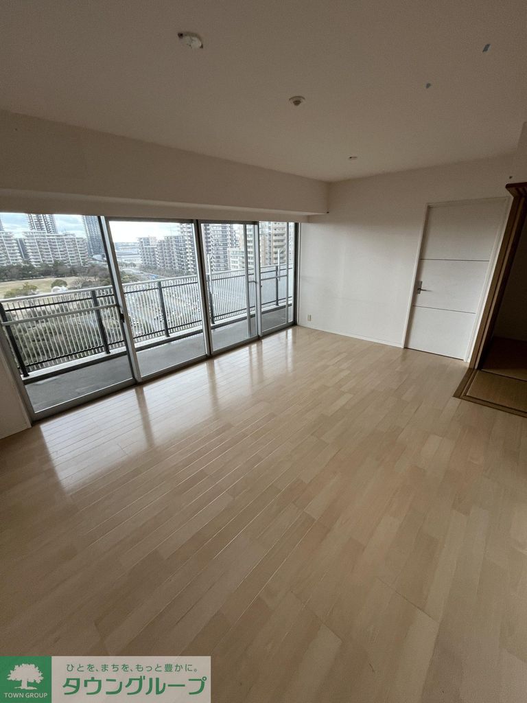 居室・リビング　玄関