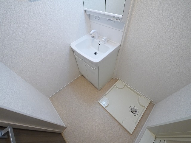 洗面設備　コンパクトで使いやすい洗面所