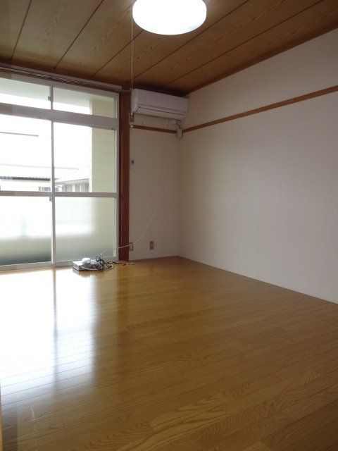 その他部屋・スペース　リビングの隣の洋室(*^^)vエアコン付♪