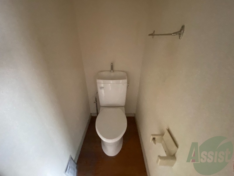 トイレ　トイレとお風呂が別なので清潔に使えて嬉しいですね。