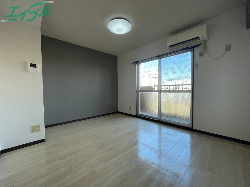 居室・リビング　別部屋同タイプ