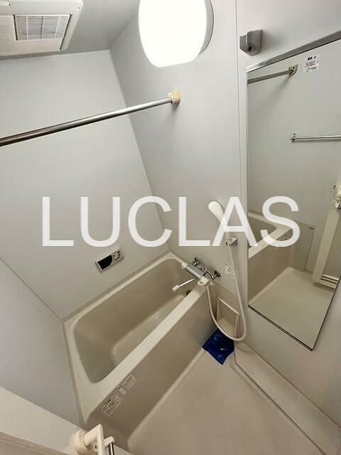 バス・シャワールーム　清潔感のある浴室で日々の疲れを癒します。