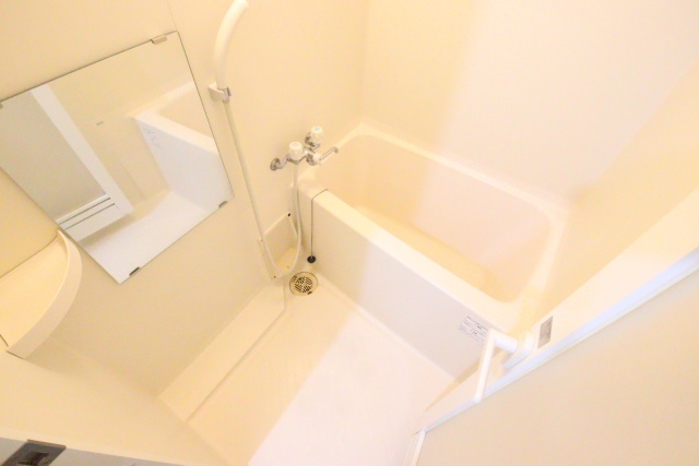 バス・シャワールーム　※別室の参考写真の為、現況優先です。