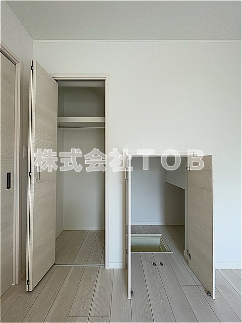 収納　洋室6.1帖　収納