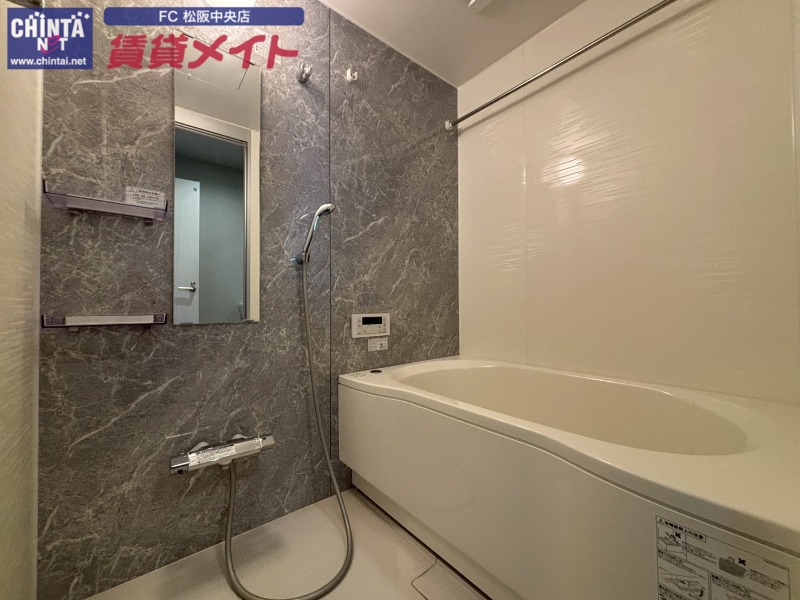 バス・シャワールーム　同型反転タイプのお写真です