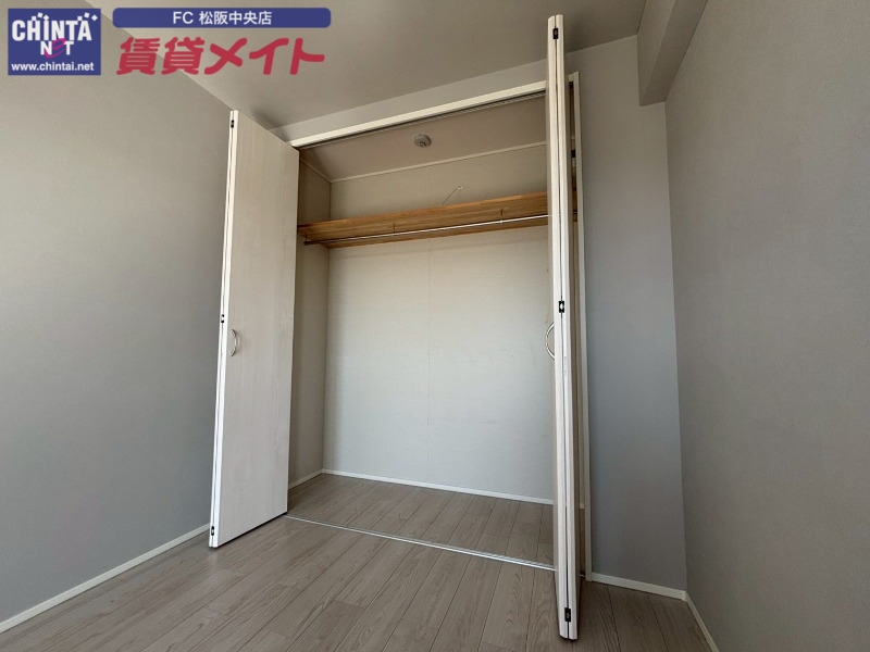 収納　同型反転タイプのお写真です