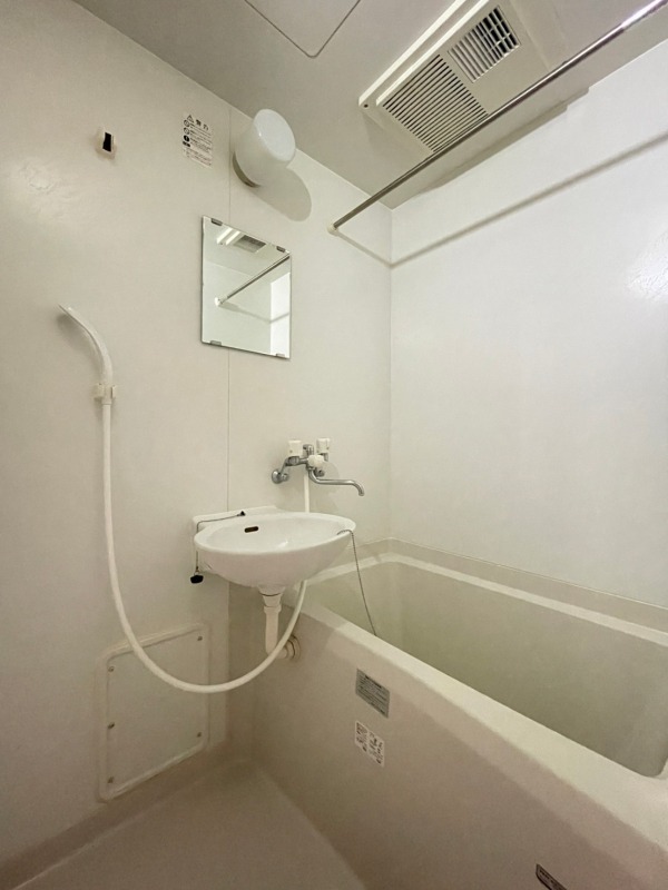 バス・シャワールーム　※別部屋参考写真