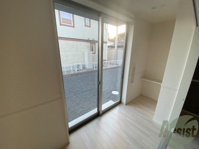 バルコニー　バルコニーです、南向きではかどりそうですね