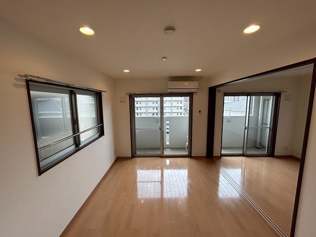 居室・リビング　※現況を優先します。