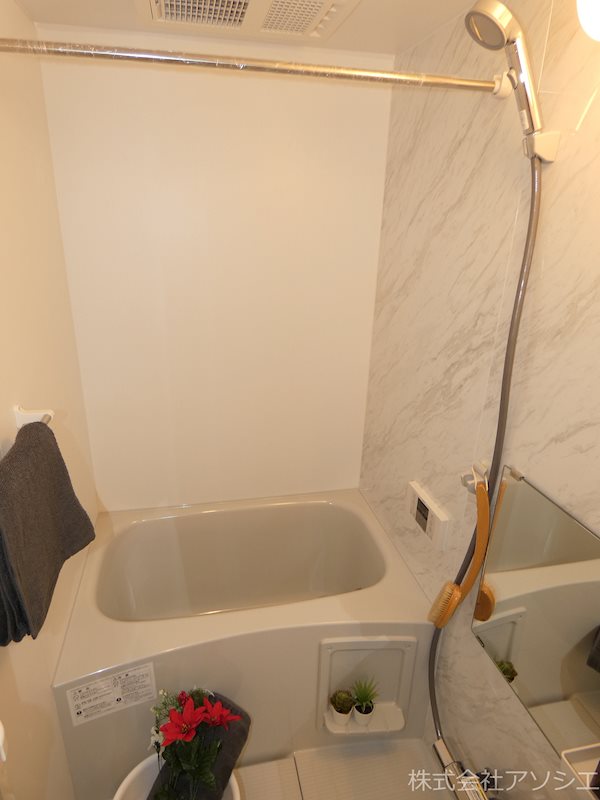 バス・シャワールーム　※写真は同型タイプのイメージになります。