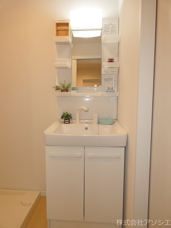 洗面設備　※写真は同型タイプのイメージになります。