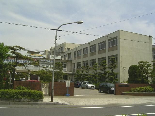 中学校　大垣市立東中学校（中学校）まで943m