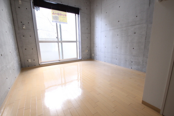 居室・リビング　※別号室の写真です