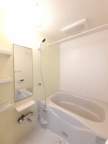 バス・シャワールーム　ゆったり過ごせるお風呂です