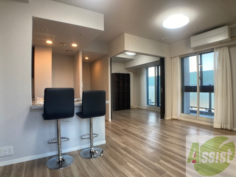 居室・リビング　広くてキレイなお部屋が広がっていて、充実した生活が送れそう。