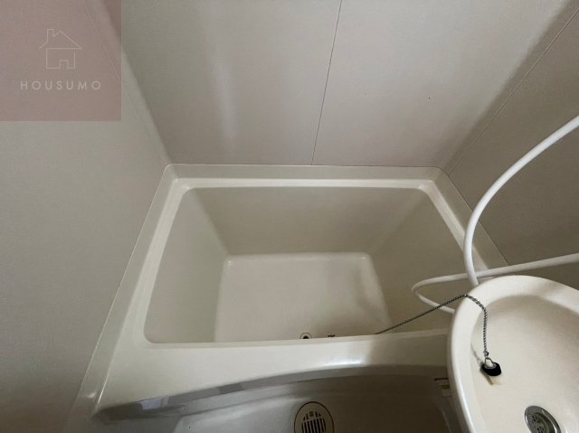 バス・シャワールーム　コンパクトで使いやすいお風呂です