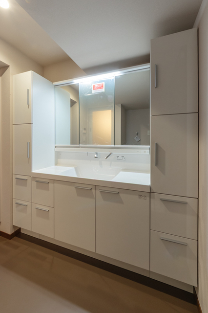 洗面設備　※写真は同タイプ住戸です。