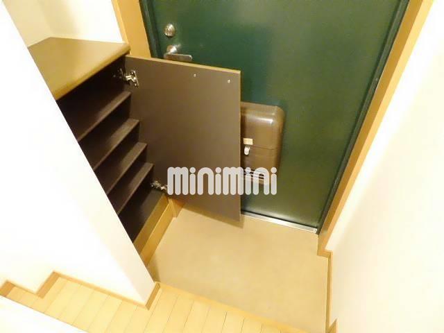 玄関　下駄箱付きの玄関