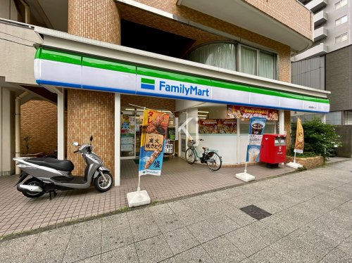 コンビニ　ファミリーマート 阪東橋東口店（コンビニ）まで319m
