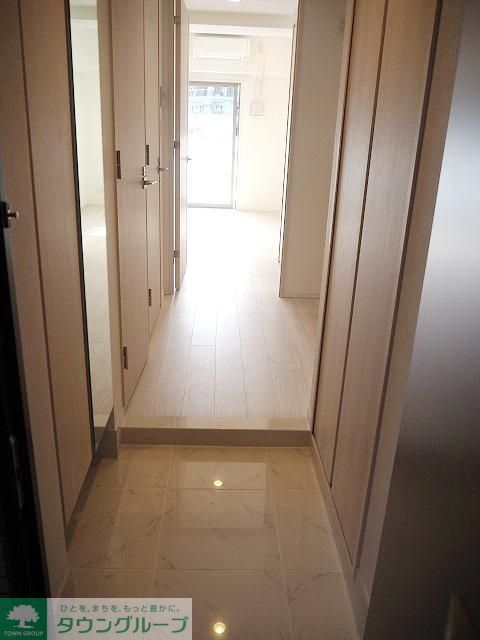 玄関　リビング/居室