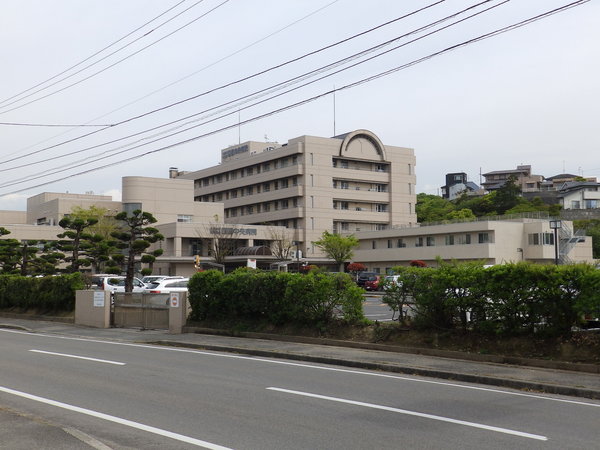 病院　公立学校共済組合四国中央病院（病院）まで554m