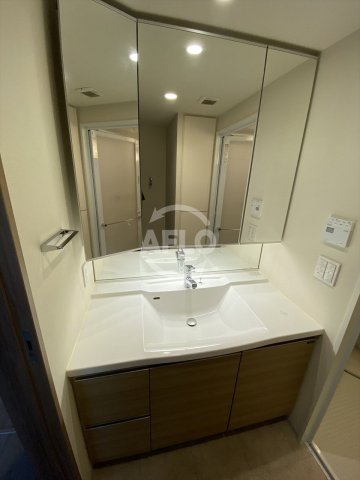 洗面設備　ブランズタワー御堂筋本町　独立洗面台