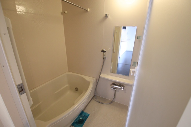 バス・シャワールーム　※別室の参考写真の為、現況優先です。