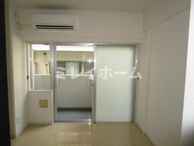 居室・リビング　同建物内、別のお部屋の参考写真になります。