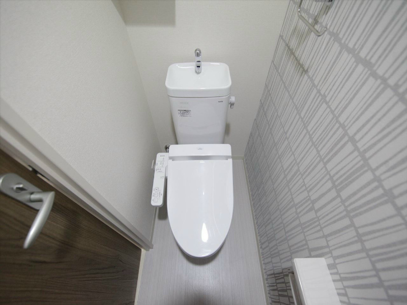 トイレ　温水洗浄暖房便座付トイレ