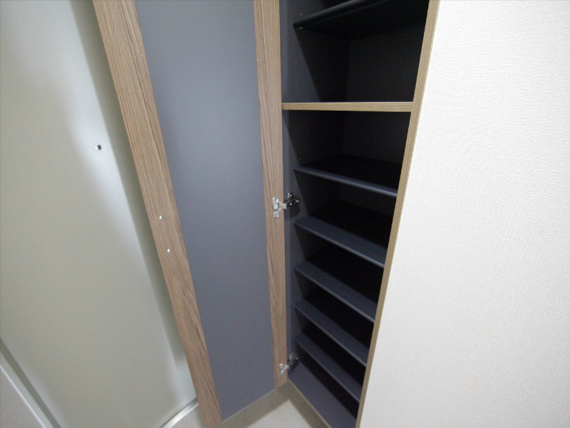 玄関　玄関　シューズボックス付（収納充実してます）