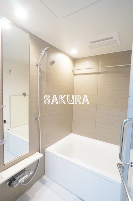 バス・シャワールーム　嬉しい浴室乾燥機付き♪