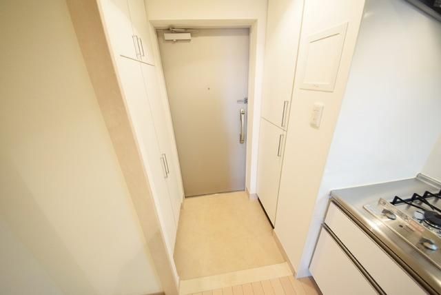 玄関　★玄関収納が両サイドにあり豊富です★