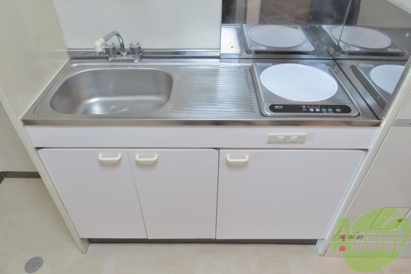 キッチン　キッチンはひとくちＩＨ付き。あったら助かりますよねー